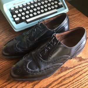 Allen Edmonds “Chester” wingtips size 9